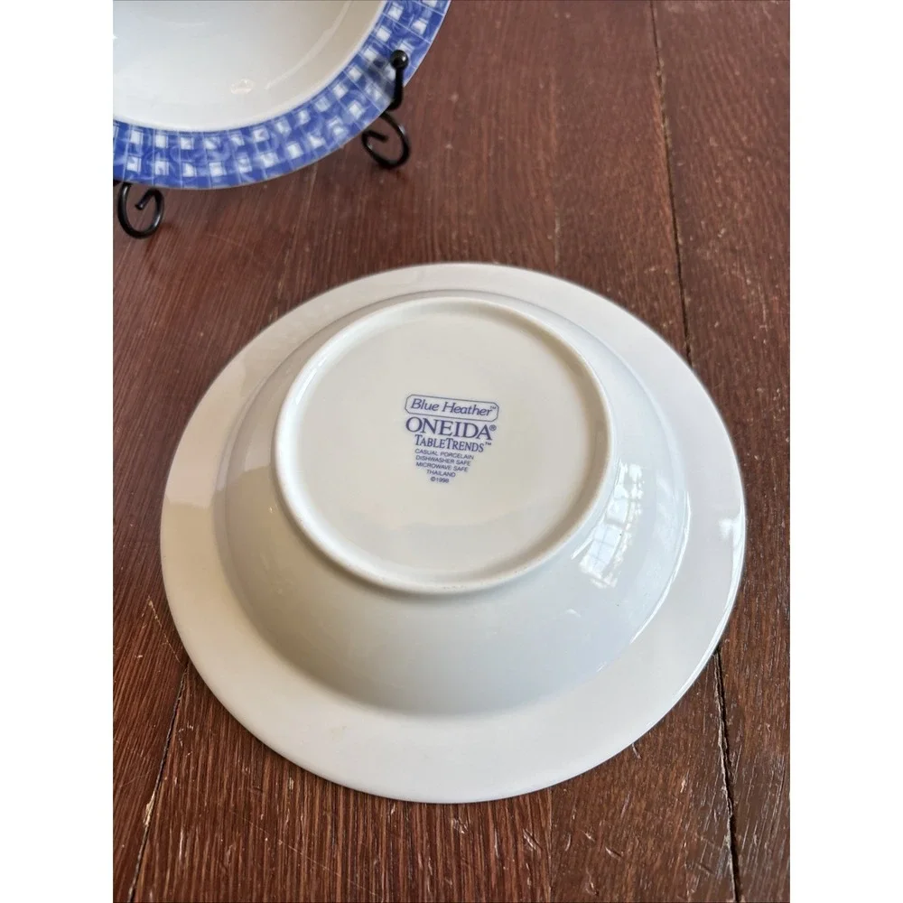 Oneida 1998 discontinued Table Trends BLUE HEATHER 7 3/8